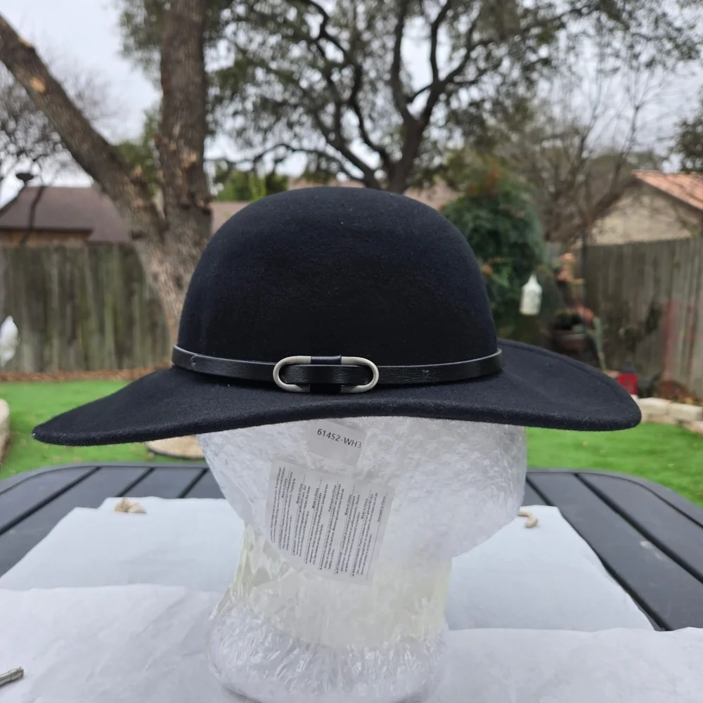 ADORA Classic Black Felt Hat with Logo Band